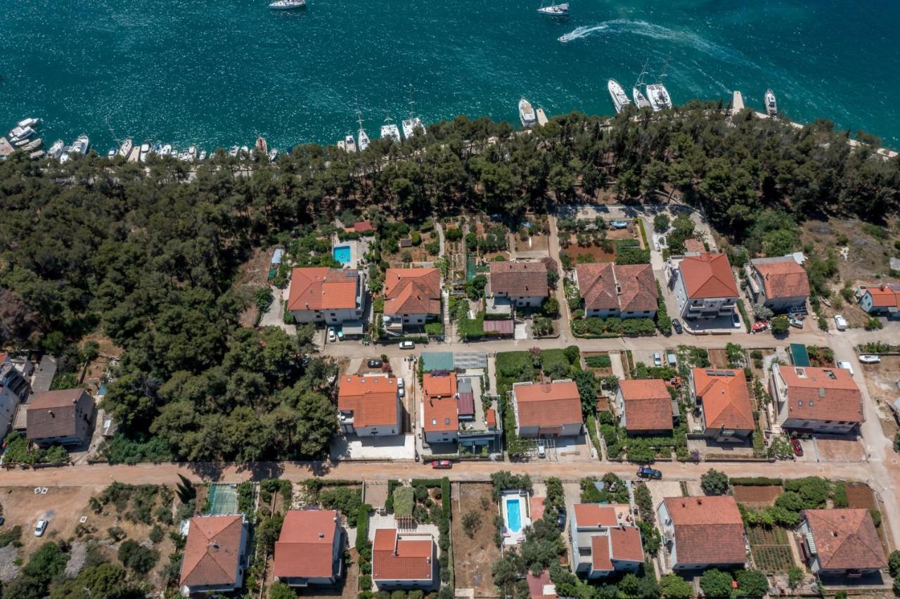 House Oliva With Private Pool And Large Garden Stari Grad (Hvar) Exterior foto